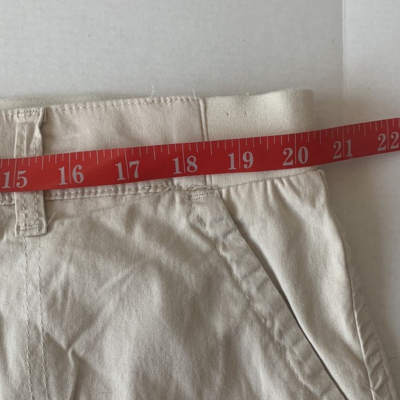 Lee® Women's Mid Rise Comfort Waist Cargo Short Size 20M - Picture 5 of 11